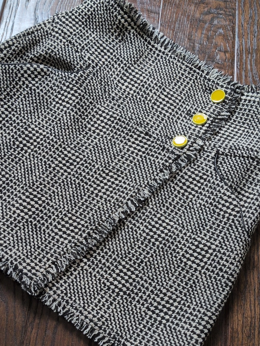 TANYA TAYLOR I NWOT Black & White Tweed Monti Mini Skirt w/ Yellow Buttons, 4